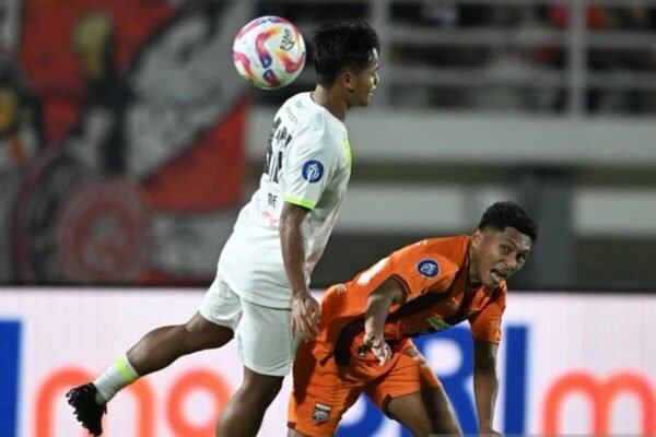 Borneo Tahan Imbang Persebaya 1-1: Pertandingan Berimbang di Liga