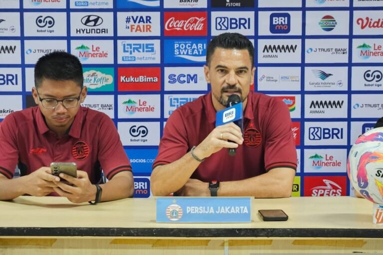 Carlos Pena: Persaingan di Papan Atas Liga 1 Semakin Memanas