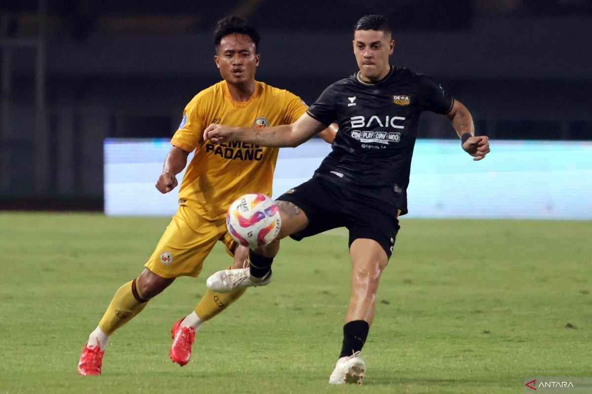 “Alexis Messidoro Fokus Mempersiapkan Mental Sebelum Pertandingan Melawan Persis Solo”