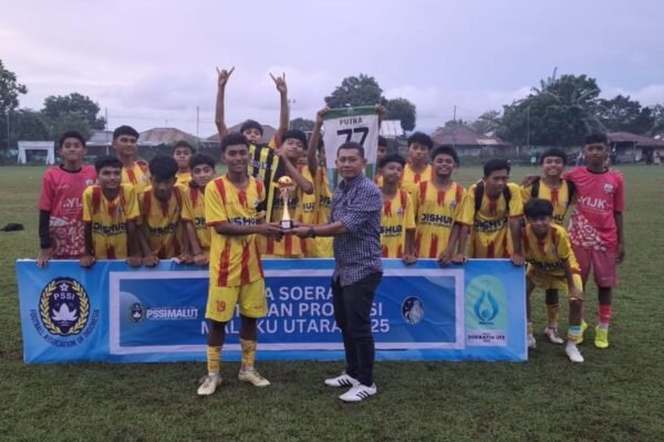 Here are some alternate title suggestions for "IMTF Wakili Malut di Piala Soeratin U-15 Seri Nasional":

1. "IMTF Sukses Mewakili Malut di Piala Soeratin U-15 Nasional"
2. "Perjuangan IMTF untuk Malut di Piala Soeratin U-15"
3. "Malut Dapat Kehormatan di Piala Soeratin U-15 Bersama IMTF"
4. "IMTF: Pembawa Bendera Malut di Piala Soeratin U-15"
5. "Langkah IMTF Mewakili Malut di Piala Soeratin U-15"
6. "Apresiasi untuk IMTF yang Mewakili Malut di Piala Soeratin U-15"
7. "Kemampuan IMTF dalam Memperkuat Malut di Piala Soeratin U-15"
8. "IMTF Mengangkat Nama Malut di Piala Soeratin U-15 Nasional"
9. "Prestasi IMTF: Wakil Malut di Piala Soeratin U-15"
10. "Misi IMTF: Mengharumkan Malut di Piala Soeratin U-15 Nasional" 

Feel free to mix and match or adapt these suggestions!