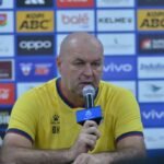 Berikut beberapa alternatif judul untuk topik "Bojan Tak Masalahkan Respon Saddil Ramdani Ketika Diganti":

1. "Bojan Tanggapi Tenang Reaksi Saddil Ramdani Saat Pergantian Pemain"
2. "Bojan: Tak Ada Masalah dengan Respon Saddil Ramdani Saat Diganti"
3. "Bojan Bicara Tentang Reaksi Saddil Ramdani Usai Pergantian"
4. "Bojan Mengklarifikasi Respon Saddil Ramdani Saat Digantikan"
5. "Bojan: Respon Saddil Saat Diganti Tak Jadi Masalah"

Jika Anda membutuhkan alternatif lain, silakan beri tahu!